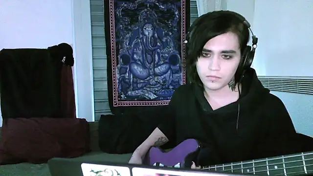 Show modela sademobeer na web-kameri