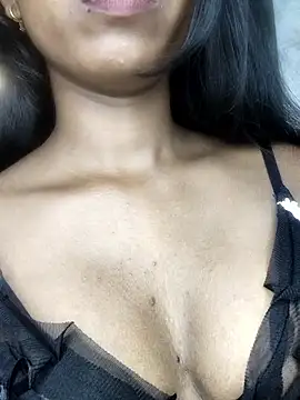 Chat XXX en directo de Simran_0011