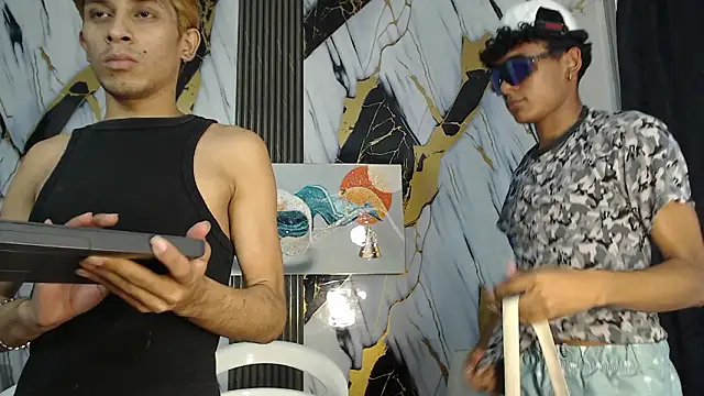 AVENGER_GUYS1 Webcam show