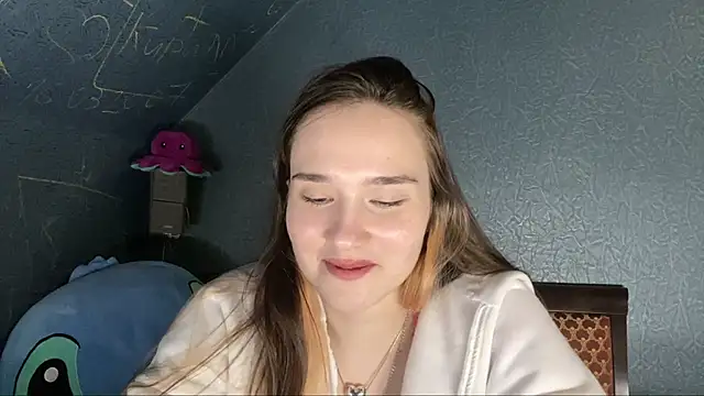 CarmelaLiebherr Adlı Modelin Canlı XXX Sohbeti