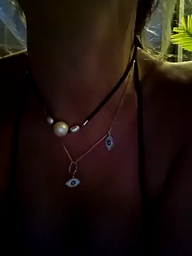 CelynaRoss Chat XXX in diretta