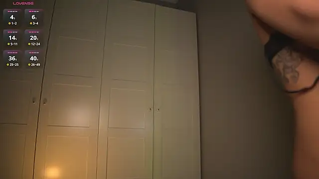 -JuicyMolly- 现场XXX聊天