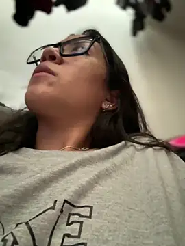 Mila_Morgan élő XXX-chatje