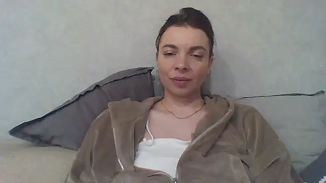 Luna2547: онлайн-секс-чат