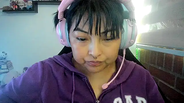 Shaddycute_のライブXXXチャット