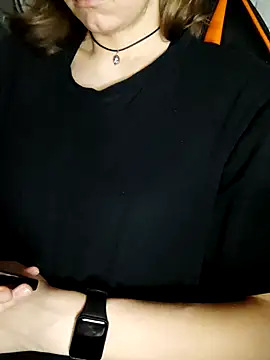 Aashikalaa élő XXX-chatje