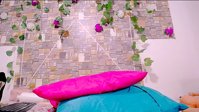 แชท XXX สดของ MaidenGame