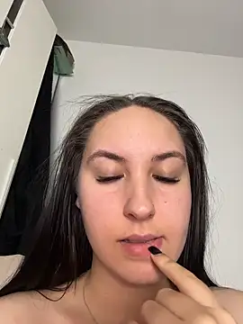 Lucy_doll22's Live XXX Chat