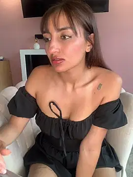 Nahomy_Pink Chat XXX in diretta
