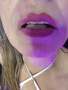 marilyn_love6969's Live XXX Chat