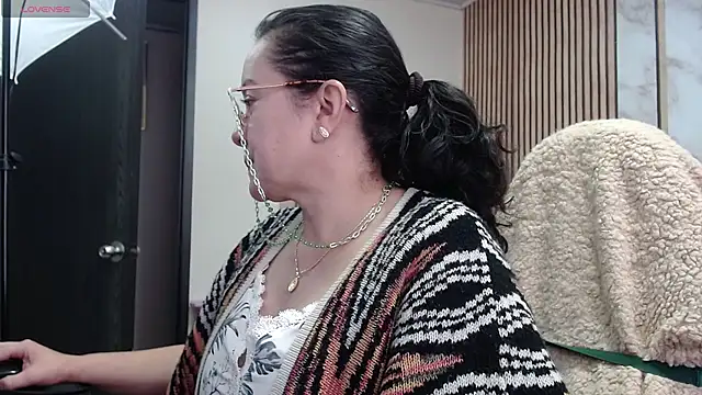 Sonialorens_ Live XXX-chat