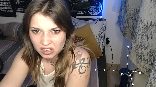 Chat XXX ao vivo de AlienforTwenty