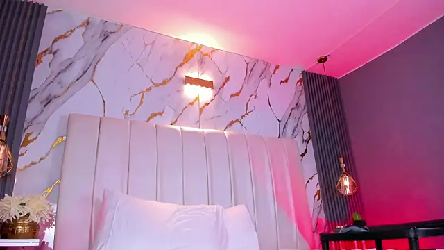 LinaKatelles Adlı Modelin Canlı XXX Sohbeti