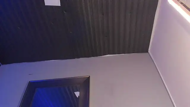 Czat XXX na żywo – AmmyJones_