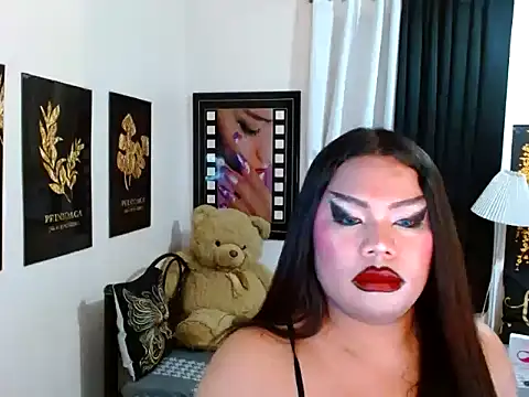 TSbrianaHugeCock Obrolan Langsung XXX