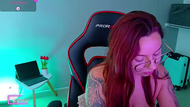 samantha_tattu's Live XXX Chat