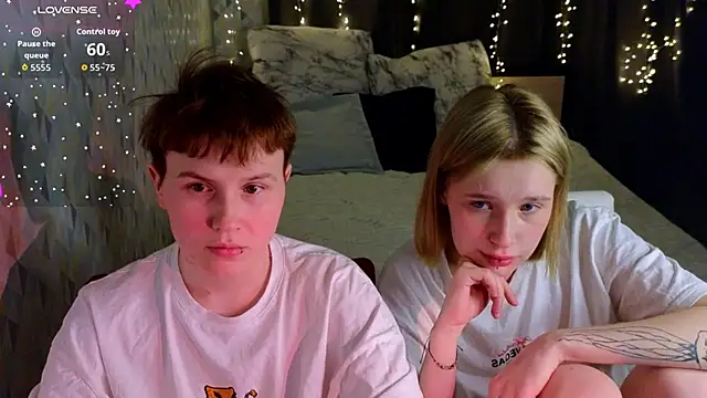 Girls_Fingers Webcamshow