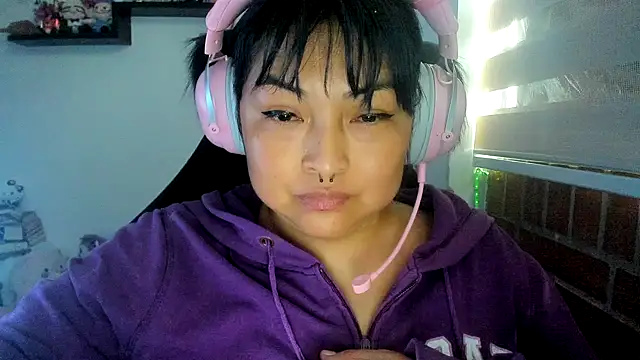 Онлайн чат XXX Shaddycute_