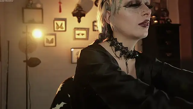 insania_9999_'s Live XXX Chat