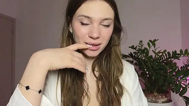 golden_Flora Adlı Modelin Canlı XXX Sohbeti