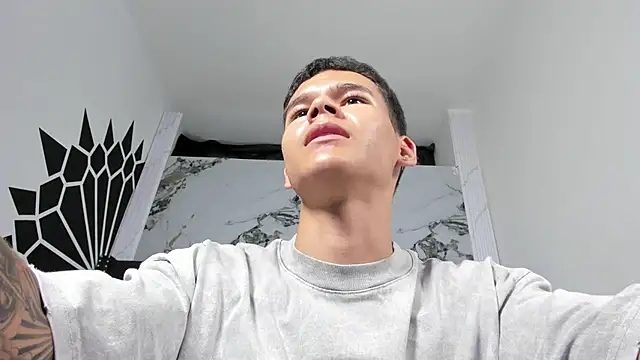 Chat XXX ao vivo de DylanRoyce_