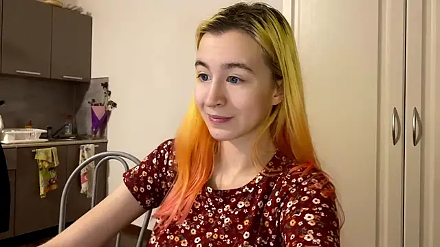 EmilyHein Adlı Modelin Canlı XXX Sohbeti