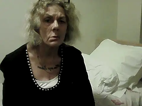 belgianshantie Adlı Modelin Canlı XXX Sohbeti