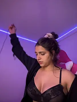 Alice777_ লাইভ XXX চ্যাট