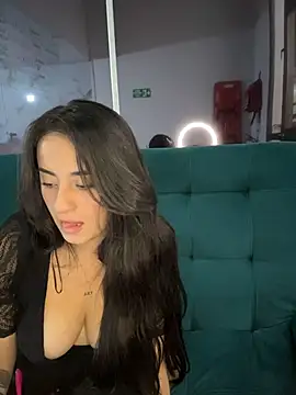 Antonella_Julieta webcam show