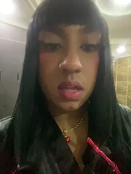 IsabellaDarrell_ts: онлайн-секс-чат