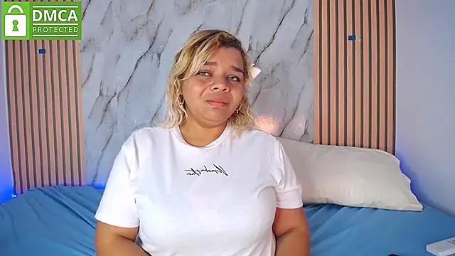 دردشة CasieBigtits الجنسية المباشرة