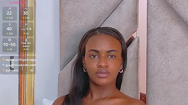 Sally-Noa Adlı Modelin Canlı XXX Sohbeti