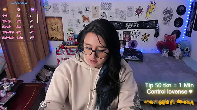 Cherry_blush_: онлайн-секс-чат