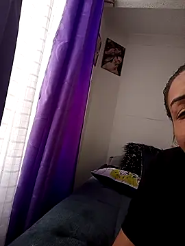 maynor_1998 Adlı Modelin Canlı XXX Sohbeti