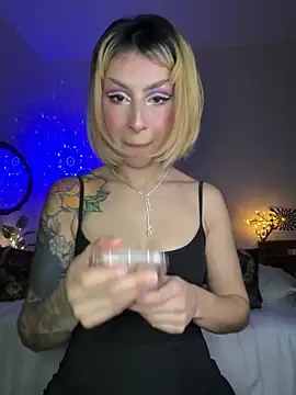 Онлайн чат XXX Cinamoonn