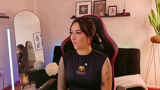 Czat XXX na żywo – EmmyEvans1