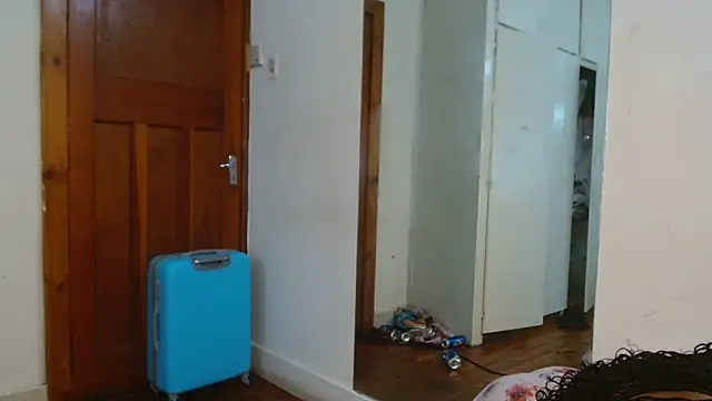 Moreish-06 Chat XXX in diretta