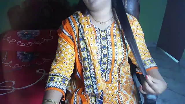 BengaliQueenStar Adlı Modelin Canlı XXX Sohbeti