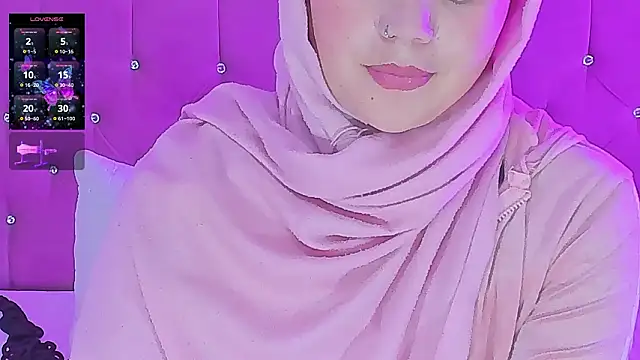 Nayla-Mouna Adlı Modelin Web Kamerası Şovu