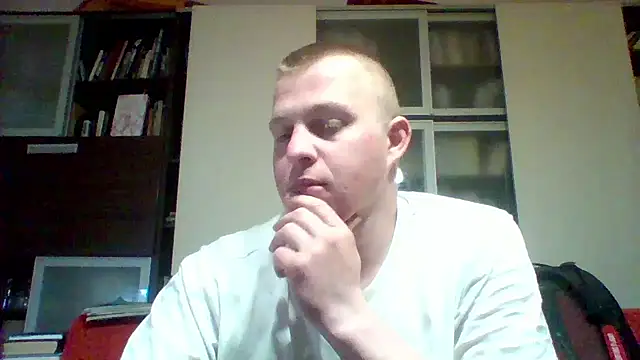 MattttheesのライブXXXチャット