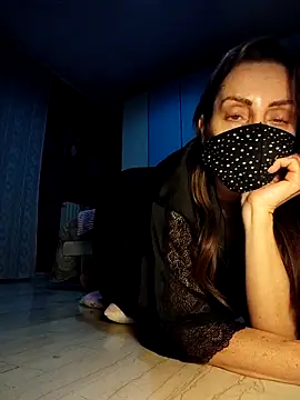 Akemi_rossi Adlı Modelin Canlı XXX Sohbeti