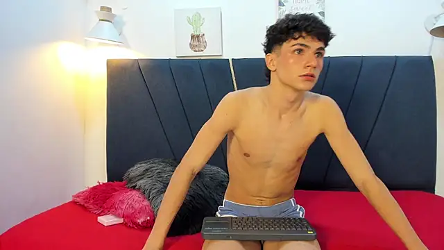 esteban_cum18のライブXXXチャット