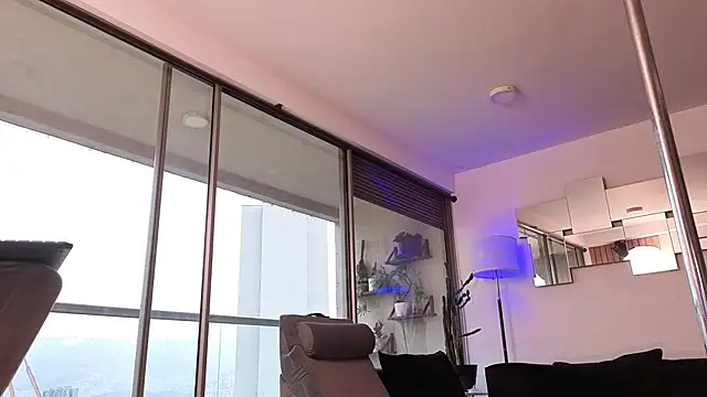 mandi4pole_ Adlı Modelin Canlı XXX Sohbeti