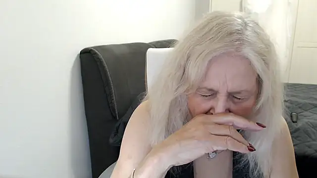 SusiLifeXXX's Live XXX Chat