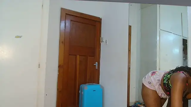 Moreish-06 Live XXX-chat