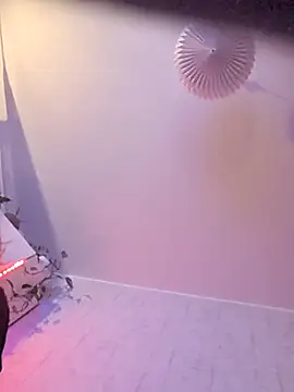 Miss-tease webcam show