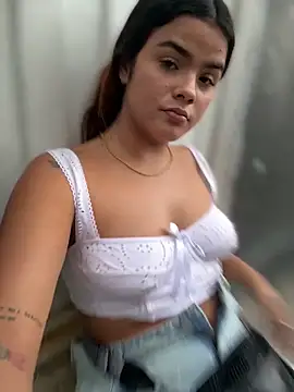 Kaily_Sweet16のライブXXXチャット