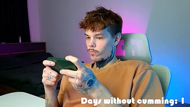 DENIS_HERE Adlı Modelin Canlı XXX Sohbeti