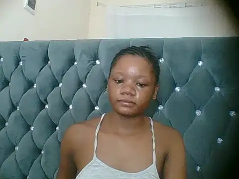 HotJeylee: онлайн-секс-чат