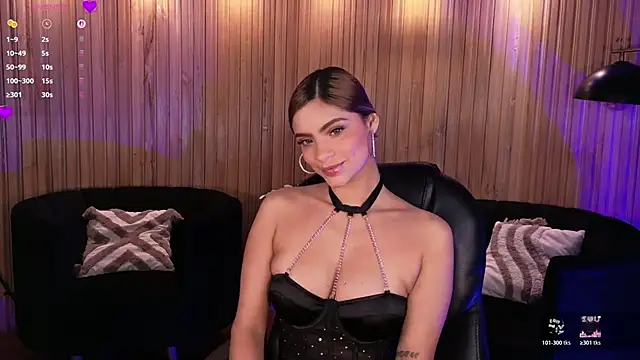 Chat +18 de KyomiVelvet ao vivo